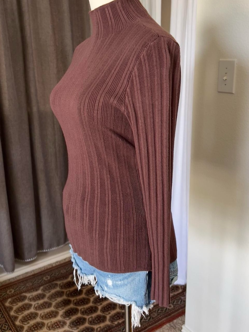 Abercrombie and Fitch brown ribbed long sleeve mock neck top - Picture 4 of 5